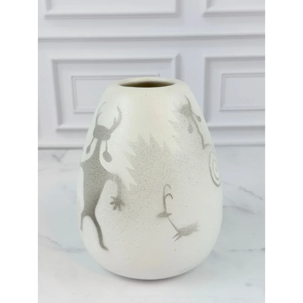 VTG Hozoni Ancient Shadows Pottery Vase Navajo Dine' Signed Lyn 5 3/4